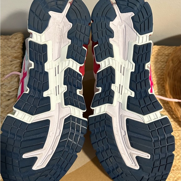 ASICS - Gel Quantum 360, Excellent Condition - Picture 3 of 5